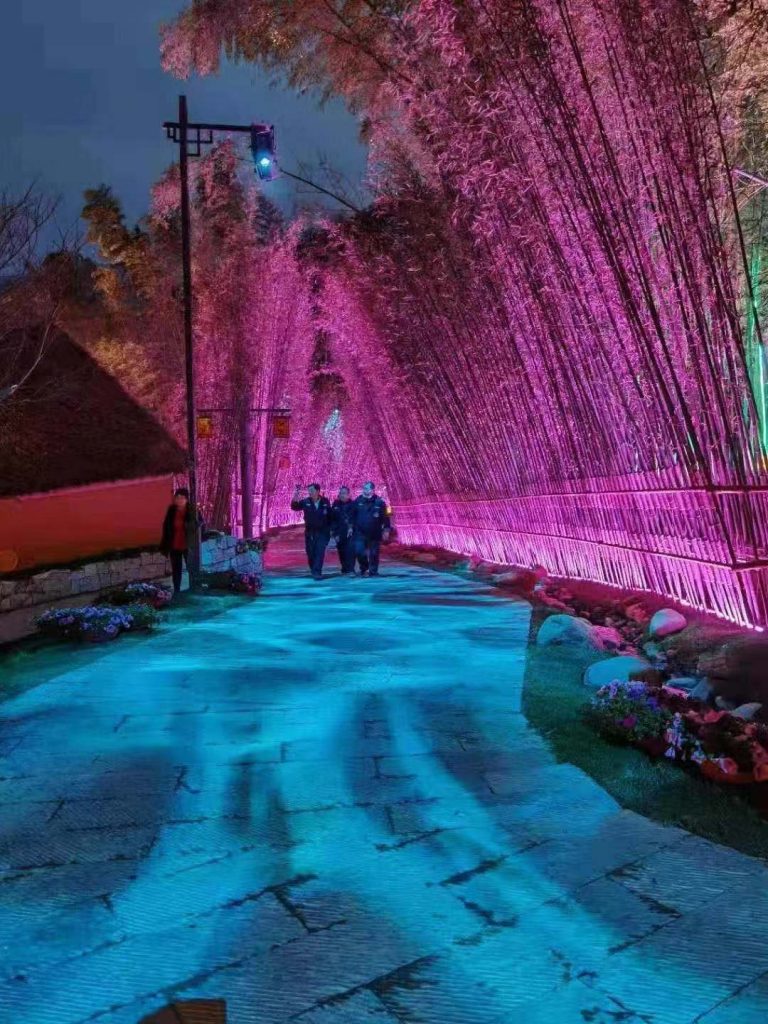 Chiếu sáng ngày lễ